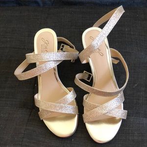 NWOT Badgley Mischka kitten heel sandals.